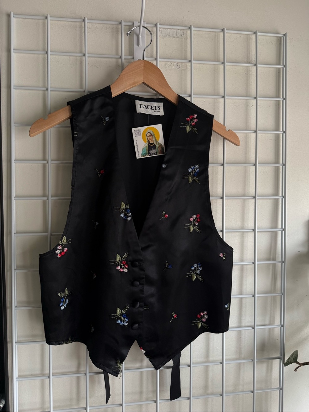 Floral Embroidered Vintage Vest 🌼